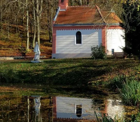 Dom wakacyjny Zo. Low Budget House Bakonykoppány